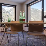 Hotel Explorer