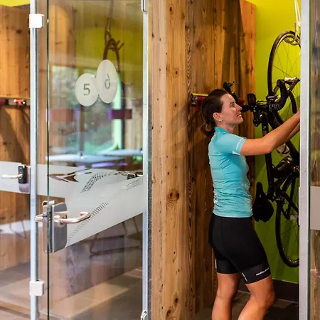 Ξενοδοχείο Explorer 4*