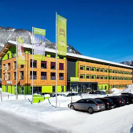 Hotel Explorer 4*