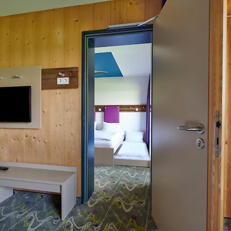 Explorer Hotel