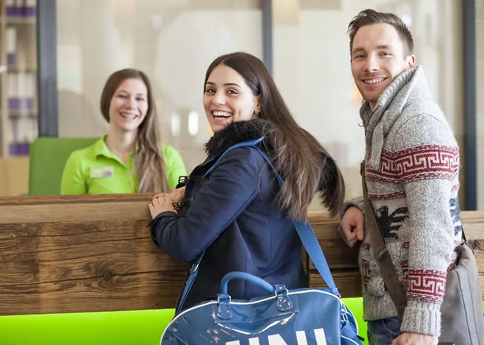 Отель Explorer 4*